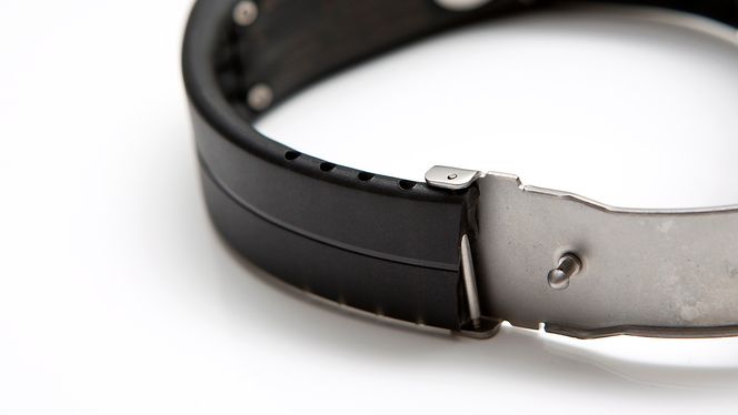 Før du tar båndet i bruk må du kutte vekk et antall