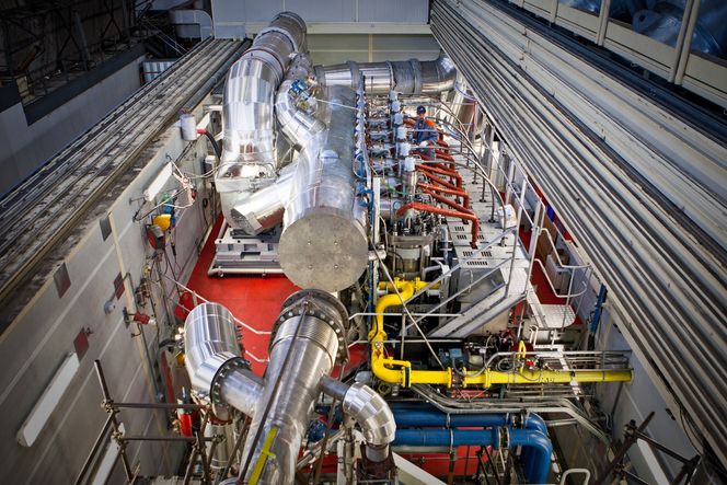 Testmotor: Wärtsiläs lavtrykks- to-takter DF-motor under testing i Trieste i Italia. Motoren har betegneslen Wärtsilä RT-flex50DF.