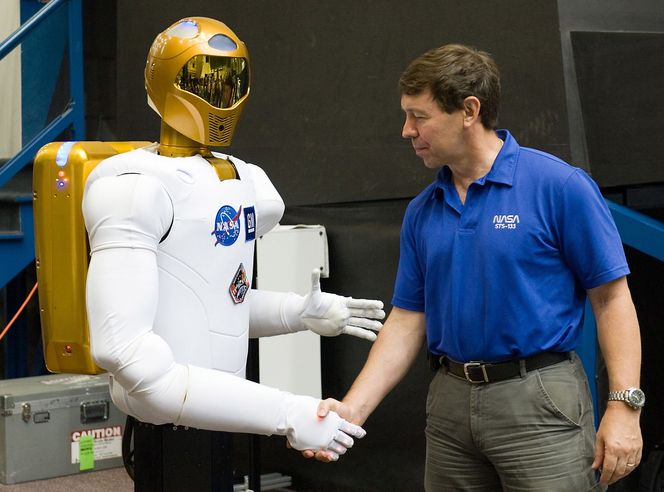 Valkyrie bygger på teknologien i en annen NASA-robot, Robonaut, som for tiden gjør tjeneste om bord på den internasjonale romstasjonen ISS.