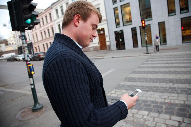 Hjemme i Oslo følger Mathias Mikkelsen ivrig med på hvor mange som laste ned Timely.