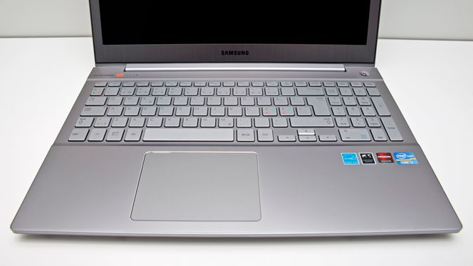 Tastaturet er godt, om enn litt grunt. Pekeplata er veldig god.