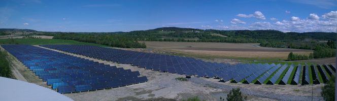 STORT: Solfangeranlegget to mil nord for Lillestrøm dekker et område på 12 800 kvadratmeter og skal dekke varmebehovet til over 250 husstander.