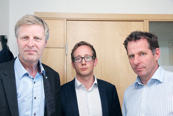 Rapport: Jarand Rystad (t.h.) og Markus Nævestad har laget rapporten for Runar Rugtvedt i Norsk Industri (t.v.). foto: Tore Stensvold Rapport: Rapporten fra Rystad Energy viser at norsk verftsindustri er konkurransedyktig.