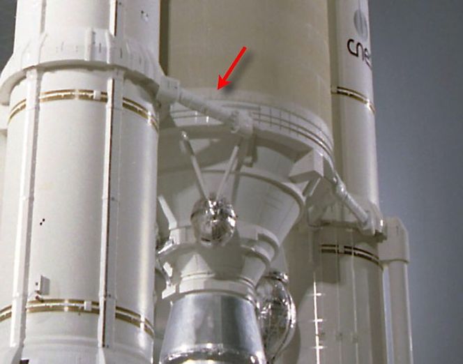 NORSK BÆRING: Kongsberg og Prototech har levert feste- og separasjonsmekanismen til de sidemonterte faststofftankene på ESAs 59 meter høye Ariane 5-raketter.