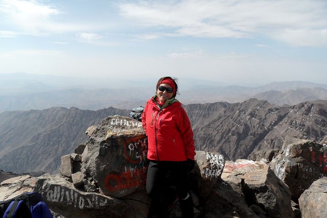 I AFRIKA: Her er Arnhild Hatland ved Mount Toubkal i Marokko.