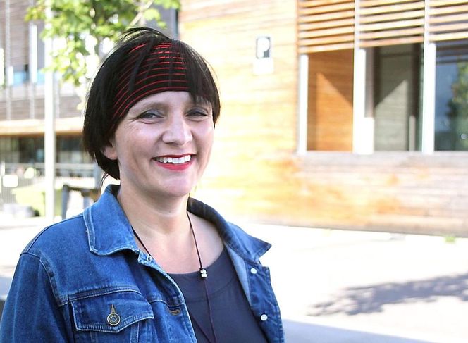 Rektor Nina Fjeldheim ved Hundsund ungdomsskole mener at flere ungdomsskoler må satse mer på teknologi, slik at undervisningen kan følge utviklingen i samfunnet.