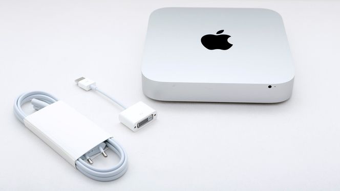 Innholdet i esken er ikke akkurat ekspansivt.