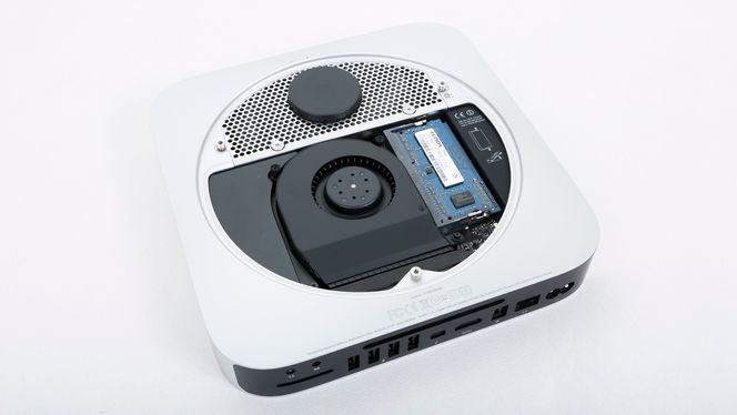 Det eneste du selv kan bytte i mini-en er RAM-brikkene. Resten må installeres fra fabrikk.