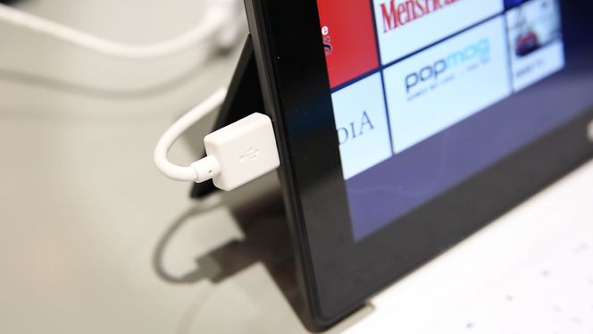 USB: Et nettbrett med en full USB 3.0-kontakt er ikek hverdagskost. Dessverre.