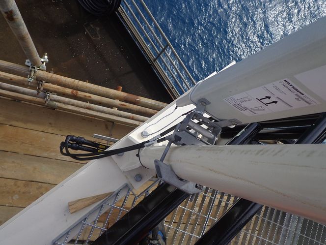 BASESTASJON: Det har vært krevende å montere LTE-basestasjon på test-installasjonen i Nordsjøen fordi det er vanskelig å komme til på grunn av høy aktivitet og mange pågående prosjekter.