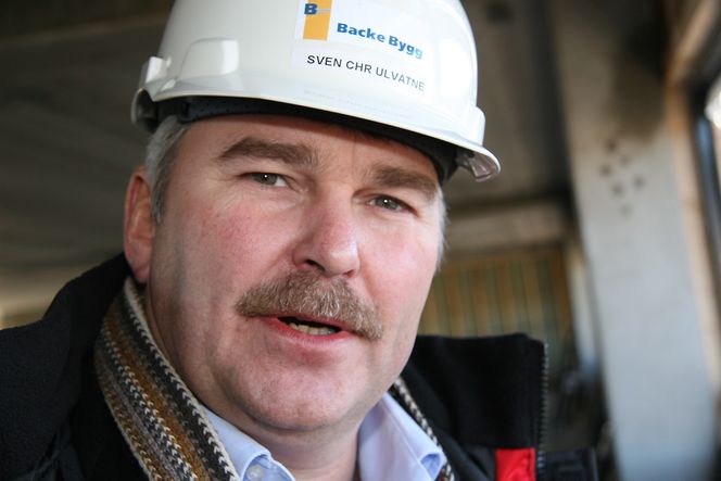 Sven Christian Ulvatne er styreleder i Entreprenørforeningen Bygg og Anlegg. Han sier entreprenørene ønsker OPS-prosjekter velkommen.