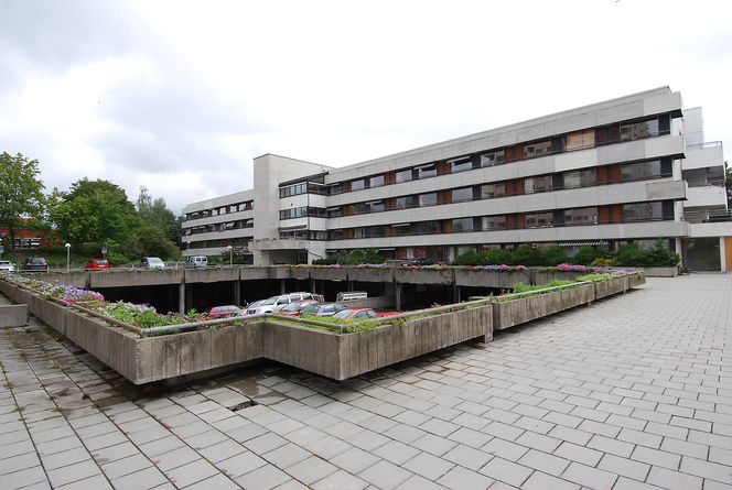 Oslo Brannvesen skal lage egne innsatsplaner for Økern sykehjem, ifølge DSB, fordi taket bærer et av Norges største solcelleanlegg.