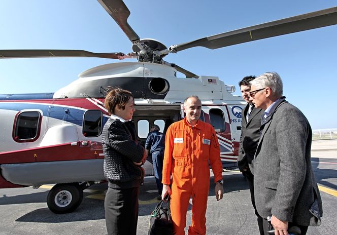 Eurocopter har 15 som jobber på heltid med den norske redningshelikopterkonkurransen, fra venstre: Florence Cassier, Christophe Meny og Patrick Le Barcenchon.