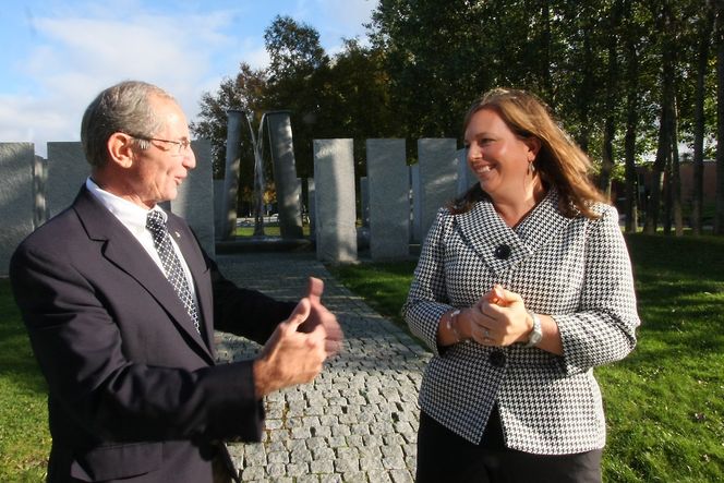 Har løsningene: Leder av programmet, Joe Mullin, og styreleder Beaky Peavler mener oljeindustrien har løsningene for å håndtere oljeutslipp i Arktis.