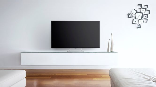 Panasonic-TV-en gjør seg godt i stua.
