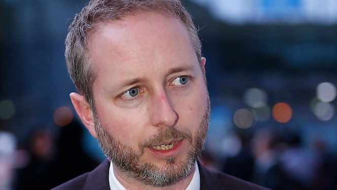 Norge borer ikke i isfylte farvann, sier miljøvernminister Bård Vegar Solhjell.