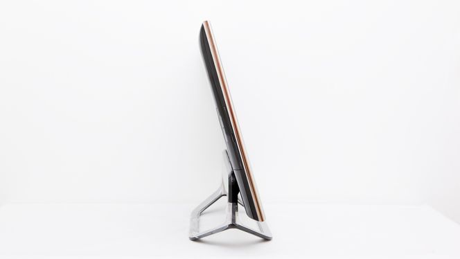 TYNN: Samsungs 7-serie er tynnere og penere enn de øvrige AIO-ene vi har sett så langt.