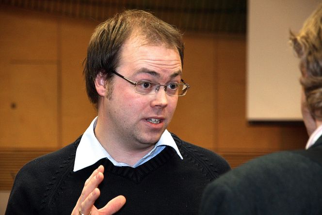 SJEKKES: Christian Bull , ansvarlig for sikkerhet og teknisk løsning e-valgprosjektet sier det vil bli gjort forbedringer før systemet blir brukt i eventuelle nye forsøk med e-valg. Foto: Espen Zachariassen