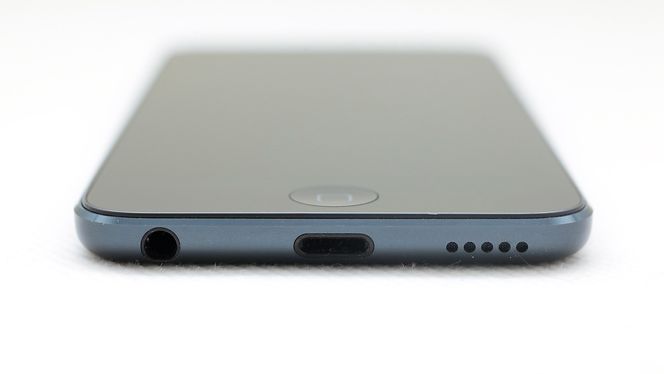 iPod touch i femte generasjon er omtrent akkurat så tynn som den kan være om den fortsatt skal ha hodetelefonutgang.