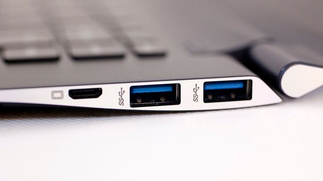 15-tommeren har fått lagt en kjærkommen ekstra USB-port til sitt minimale portutvalg.
