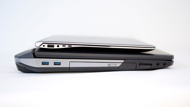 Dette er selvfølgelig å sammenlikne epler og meloner, men vi har det bare med for moro skyld: Asus G75VW sammen med Samsungs 15-tommer i 9-serien.
