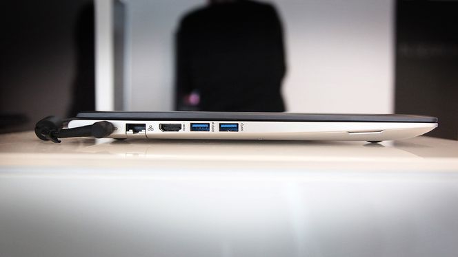 Zenbook U500VZ blir ikke helt like tynn som for eksempel Samsung Series 9, men kan skilte med full HD-skjerm og heftig dedikert grafikkort.
