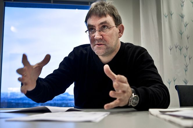 SYKDOMSJEGER: Kjetil Korsnes ved Universitetet i Nordland sier man kunne doblet verdien på laksen om man kunne gjort mer videreforedlingsarbeid her til lands.