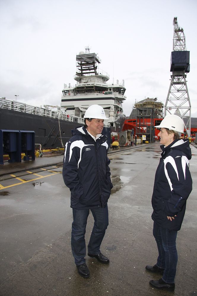 Ruver SATSER: Adm.dir. Ståle Rasmussen og styreleder Kjersti Kleven i Kleven Maritime tenker langsiktig. Kleven Verft utvider kaiområdet og Myklebust Verft får ny flytedokk.