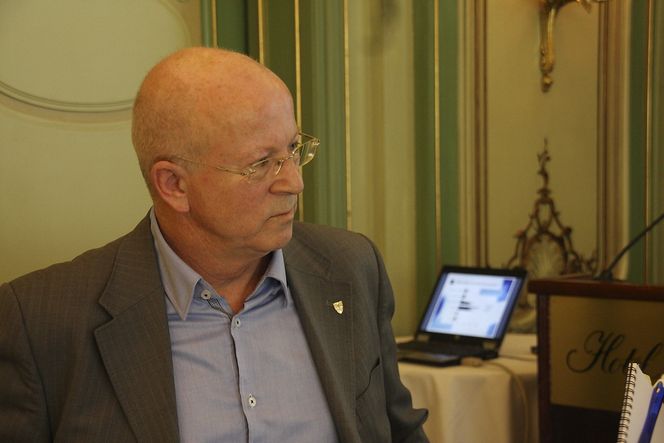 KRAV: PT-direktør Torstein Olsen får støtte av samferdselsministeren i sine krav til bedre beredskap fra mobilselskapenes side.