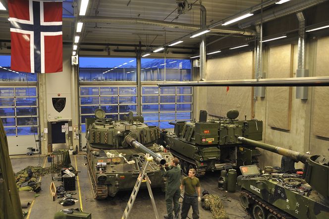 EVIGHETSPROSJEKT: Forsvarsbygg vet ikke hvor lenge byggearbeidene på Setermoen vil pågå. Her er en flerbrukshall. Foto: Fredrik Drevon