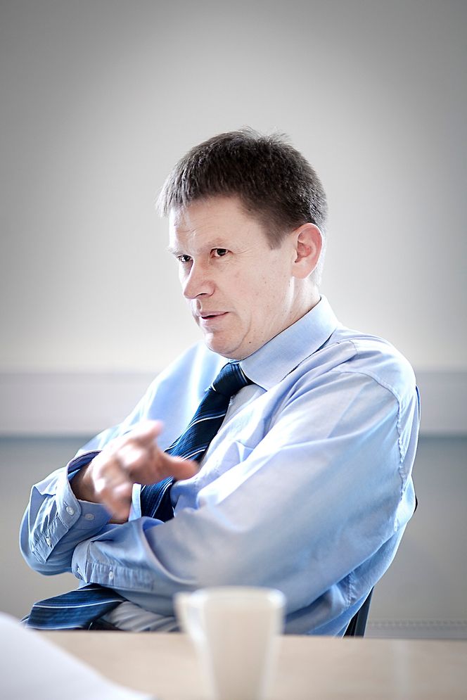 Ser på produksjonen OPTIMIST: Administrerende direktør i Kongsberg Automotive, Hans Peter Havdal, tror på et kommende massemarked og vurderer derfor å åpne en fabrikk i Russland neste år. FOTO: Håkon Jacobsen