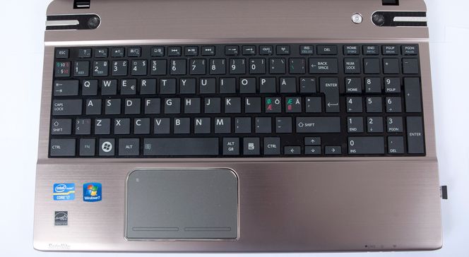 Toshiba-tastaturet er litt for grunt, og er av den grunn litt slitsomt å ha med å gjøre.