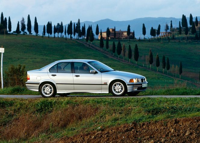 BMW: Nina Rolfstad ble knipset i fotoboksen i Drammen da hun kjørte en modifisert versjon av denne biltypen (BMW E 36). Rolfstad kjørte en 1993-modell 320i.