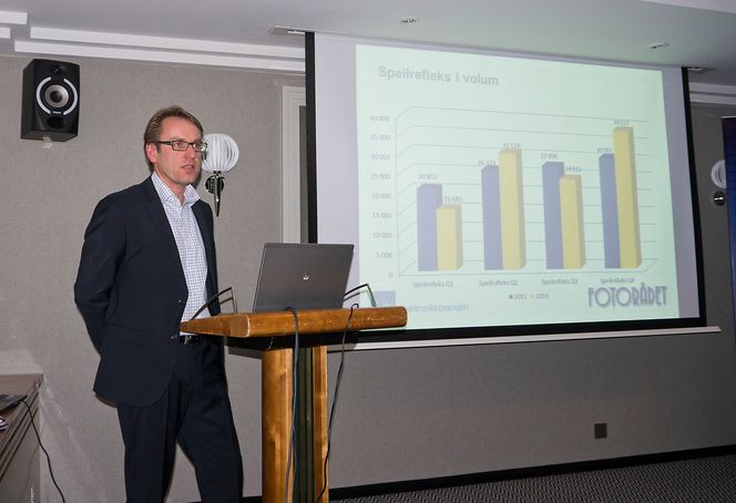 Bjørn Mangset i Fotorådet kunne melde om en sterk nedgang i kameramarkedet.