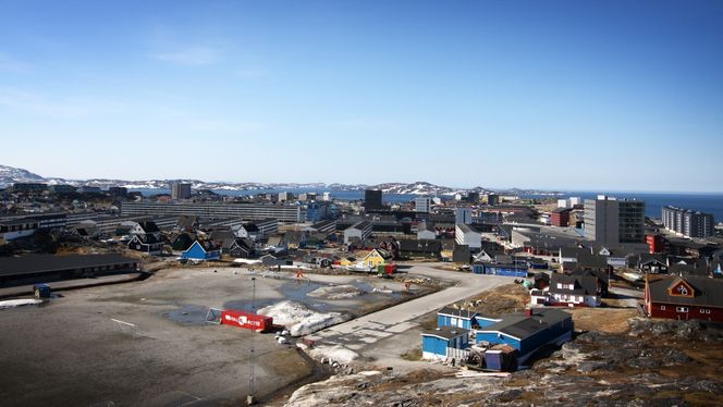 Storby: Nuuk er en storby i grønlandsk sammenheng, med 15000 innbyggere.