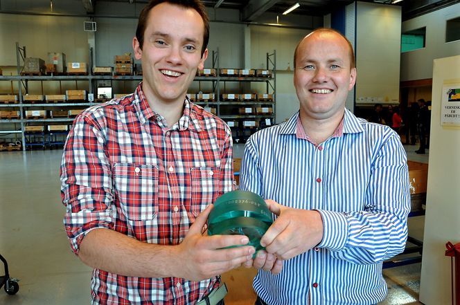Kvalifisert: To sentrale personer bak den nye generasjon glassplugg: Statoils prosjektleder for teknologiutviklingen, Jan Helge Gausvi (t.v.), og Geir Stokke, TCOs prosjektleder. <br />Foto: