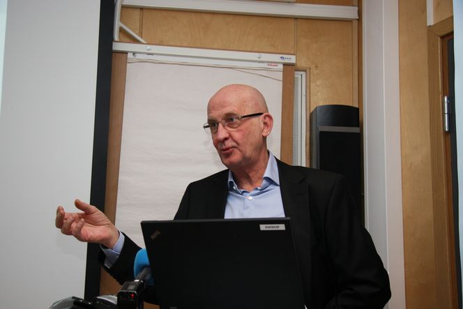 Begrensningen vil være ødeleggende for lyntogplanene, mener utredningsleder Tom Stillesby.