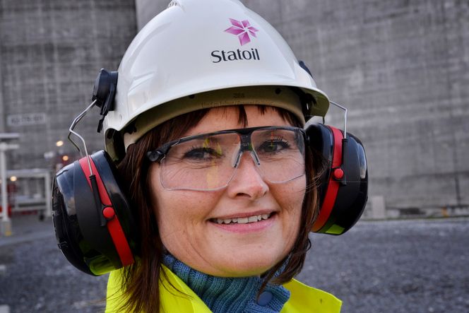 ATTRAKTIVT: - Vi tiltrekker oss unge arbeidstagere. Gjennomsnittsalderen for de ansatte her på Melkøya er knappe 33 år, forteller Marit Hansen.