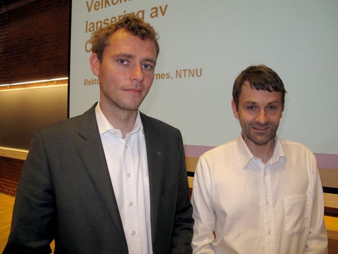 - PREMISSER FOR POLITISKE VALG: Olje- og energiminister Ola Borten Moe åpnet i dag det nye tverrfaglige energiforskningssenteret Censes i Trondheim. Her sammen med senterleder Asgeir Thomasgaard.