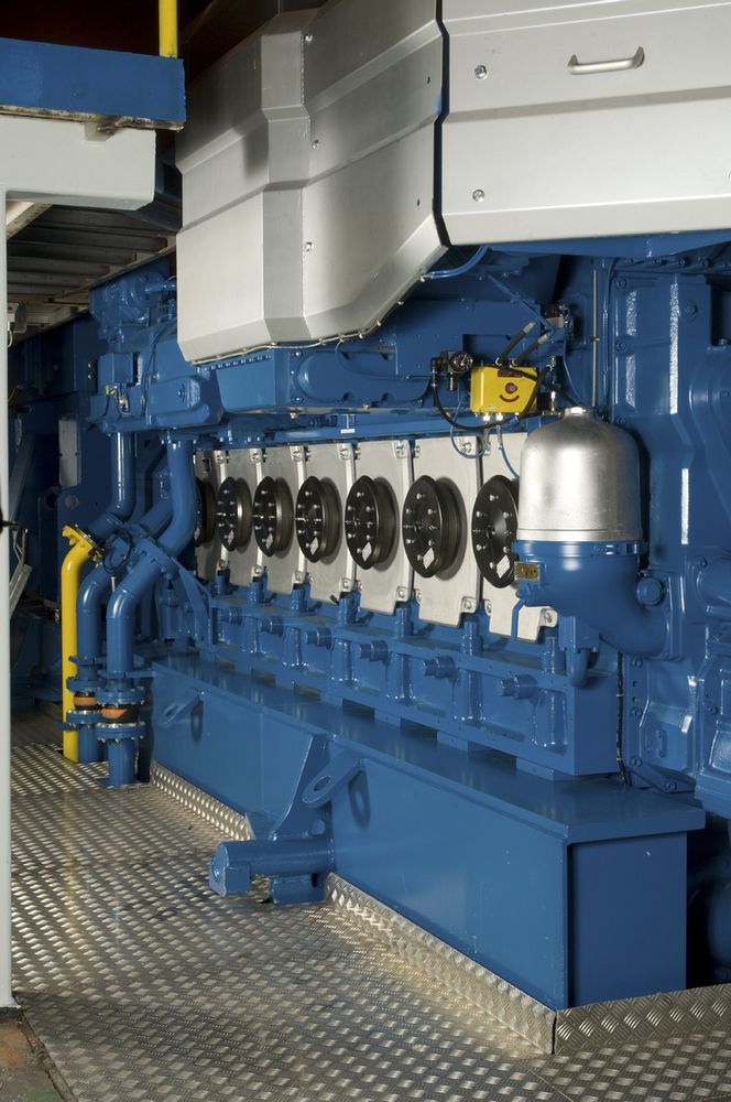 DOBBELFUNKSJON: Wärtsilä 34DF motor som går på LNG og en skvett diesel til tenning. Motoren kan sømløst skifte til ren dieseldrift om nødvendig.
