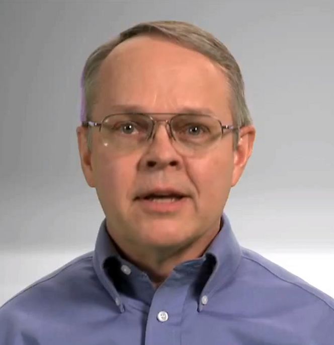 Tett HØYT AKTET: Mark T. Bohr, som er utnevnt til senior Intel Fellow , og som i prakis er en slags teknologisk adelstittet, presenterte den nye tredimensjonale transistorteknologien for verden.