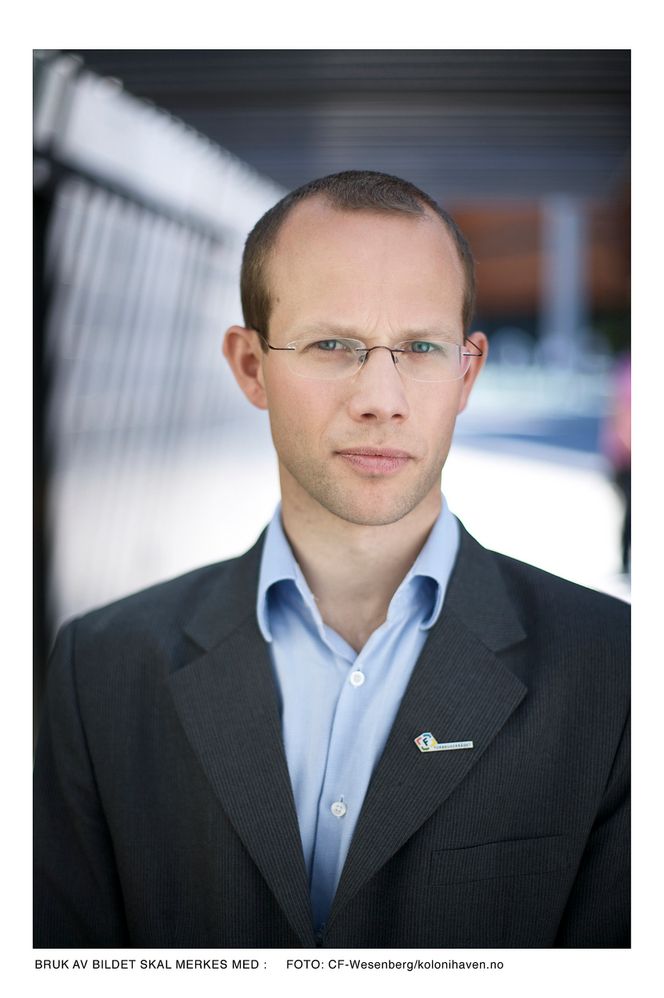 Kritisk FORBRUKERRÅDET KRISIK: Fagdirektør Torgeir Øines i Forbrukerrådet synes ikke det er bra at vanlige forbrukere må ta en større del av kostnadene ved de grønne sertifikatene. (FOTO: CF Wesenberg/Kolonihaven)