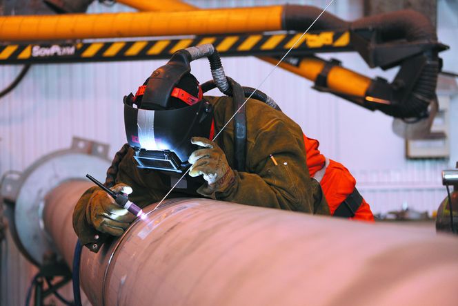 KVALITET: Sveising av rustfrie materialer krever spesialkompetanse. Lokale leverandører leverte svært god kvalitet. FOTO: Kværner