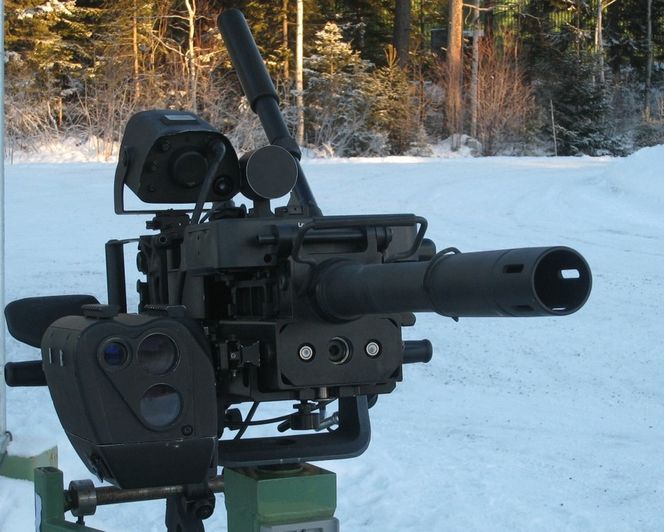 MED RADIO: 40mm automatisk granatkaster fra Heckler &amp;amp; Koch med Vingmate Fire Control. Øverst på våpenet sees radiosender.