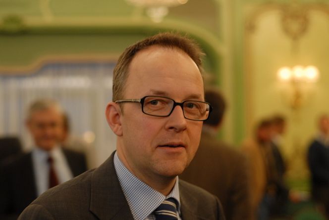FORHINDRER IKKE ULYKKER: Energi Norges administrerende direktør Oluf Ulseth sier ytterligere bruk av tradisjonell merking av luftfartshindre i svært liten grad forhindrer luftfartsulykker med kraftledninger, og er derfor kritisk til Luftfartstilsynets forslag.