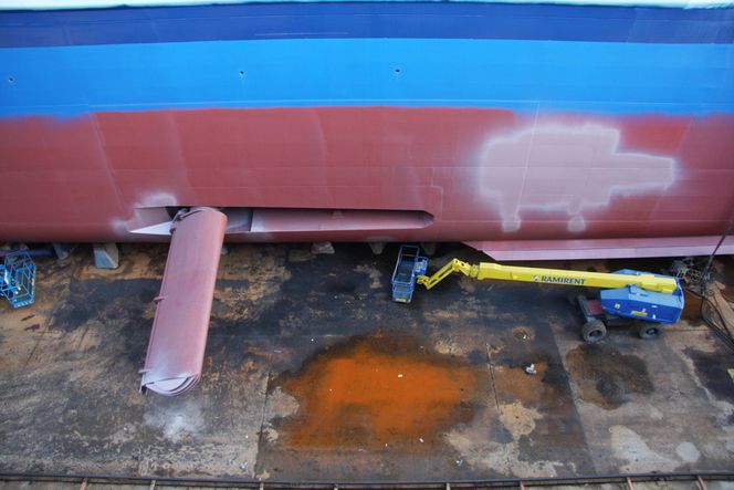 VINGE: Stabilisator til et cruiseskip. Likende stabilisatorvinge på hurtigruteskipet Nordlys var ute og medførte sprekkskade i sjakten den foldes inn når den ikke er i bruk. FOTO: Tore Stensvold