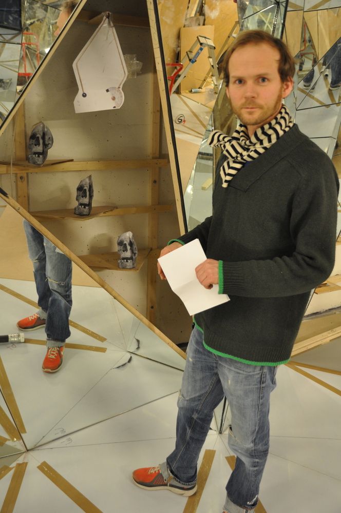 Speil og fantasiÅpner hjernen: "Her skal det skal det bli et enormt speilrom med bl. a. gjennomborede hodeskaller," sier prosjektleder for Mind Gap, Henrik Treimo.