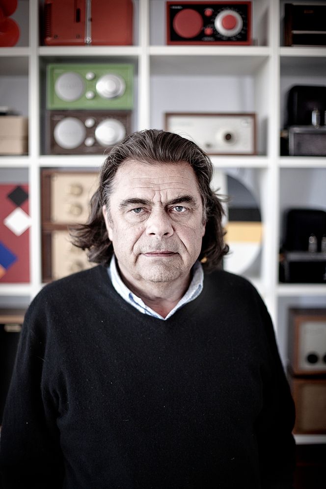 Erling Neby har blitt millionær på hifi-importen sin. Bak en av de største suksessene - Tivoli-radioen. FOTO: Håkon Jacobsen.