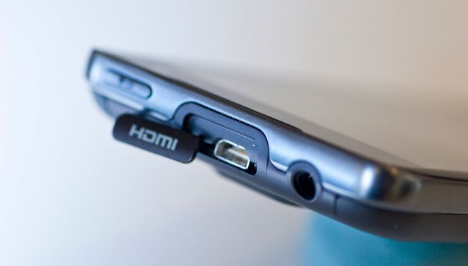 NYTT: HDMI-plugg i mobiltelefonen har fortsatt nyhetens behag over seg. LG er tidlig ute med å la mobilen kunne koble seg til TV-en.