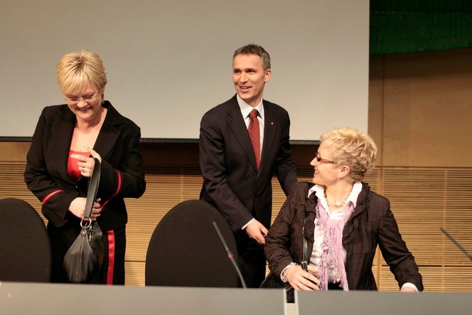 KOMPROMISS: Jens Stoltenberg har klart å lokke SV og SP med på en løsning om om Lofoten og Barentshavet som oljebransjen og de blå partiene har problemer med å kritisere.